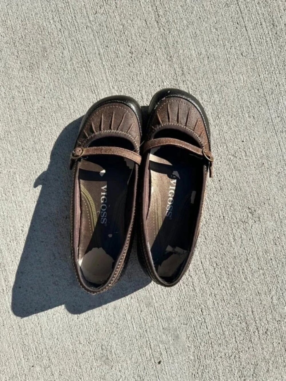 Vigoss Brown leather Mary Jane flats